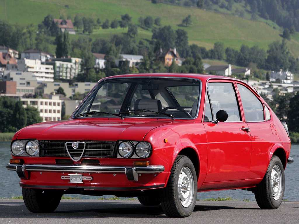 Прочитайте наш обзор про Альфа Ромео Алфасуд 2022 Посмотрите фотографии и видео-ролики про Alfa Romeo Alfasud