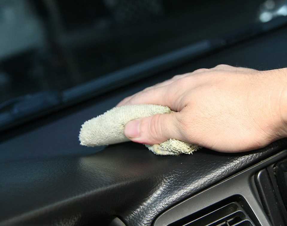 Как избавиться от неприятного запаха в машине