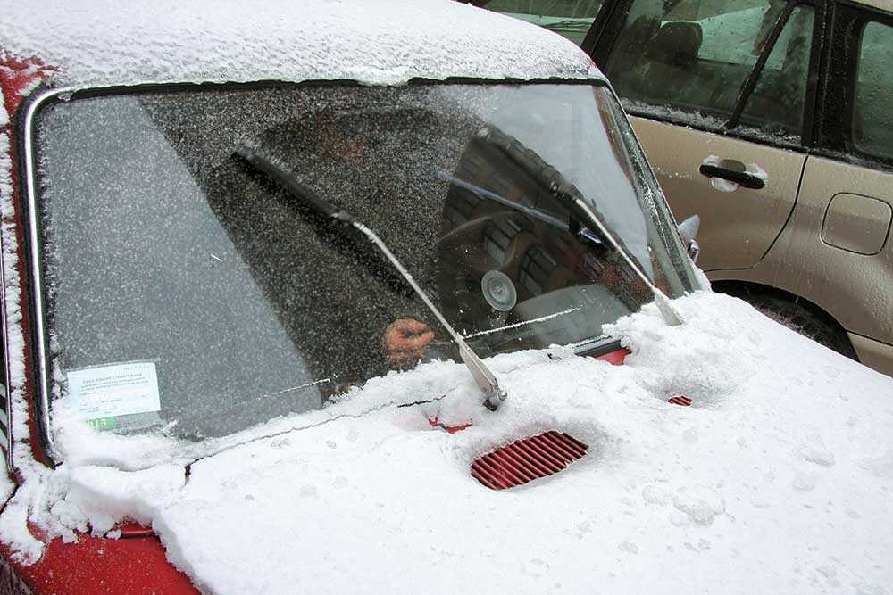 Как выбрать автомобильную щётку для снега? 4 простых совета