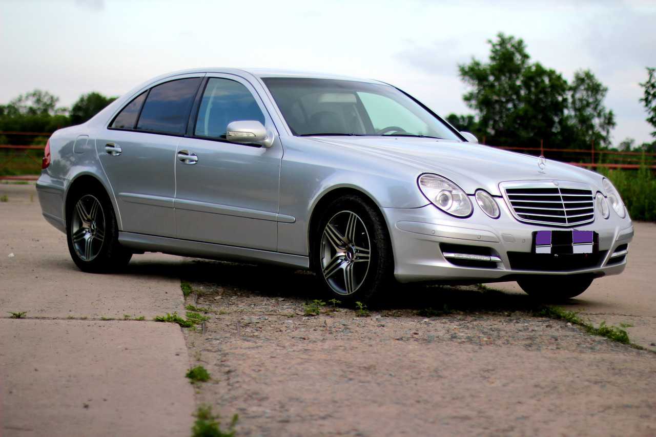 Отзывы 220. Mercedes Benz e220. E 220 Мерседес 2007. Mercedes Benz e class 220. E220 Mercedes 2007.