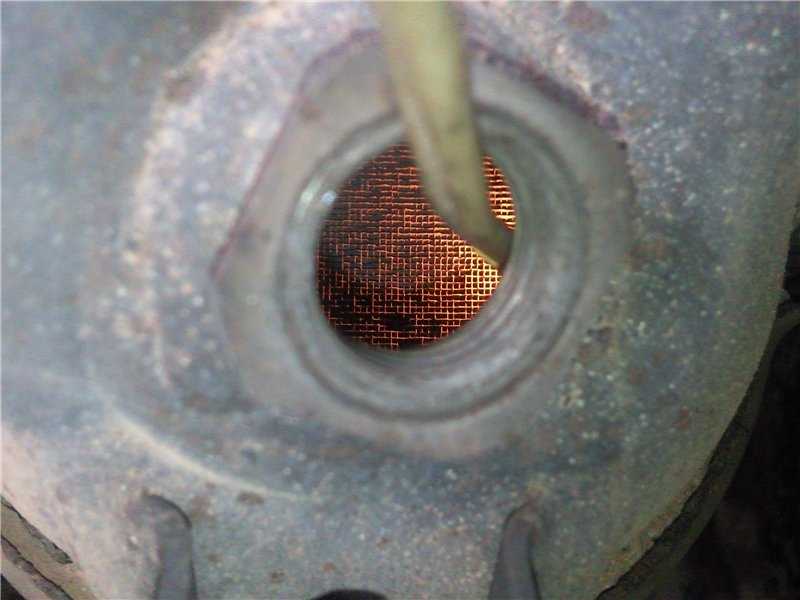 Промывка катализатора автомобиля своими руками: симптомы загрязнения, механическая и химическая очистка