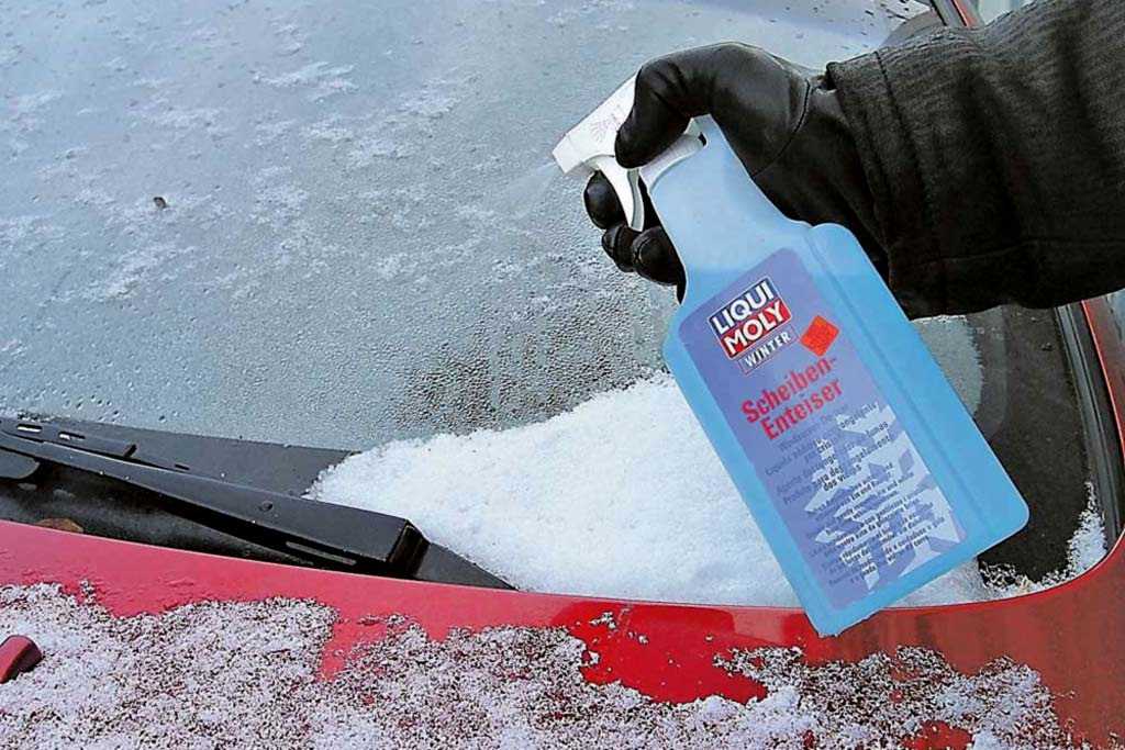 Как быстро очистить авто от ледяной корки и не убить при этом лкп