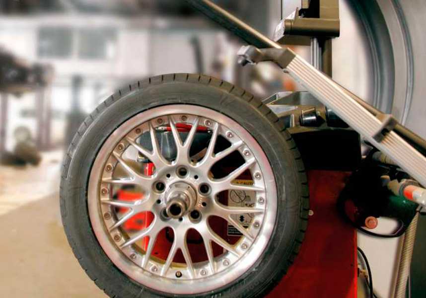 Балансировка колес автомобиля - для чего нужна, технология выполнения, балансировочные стенды
