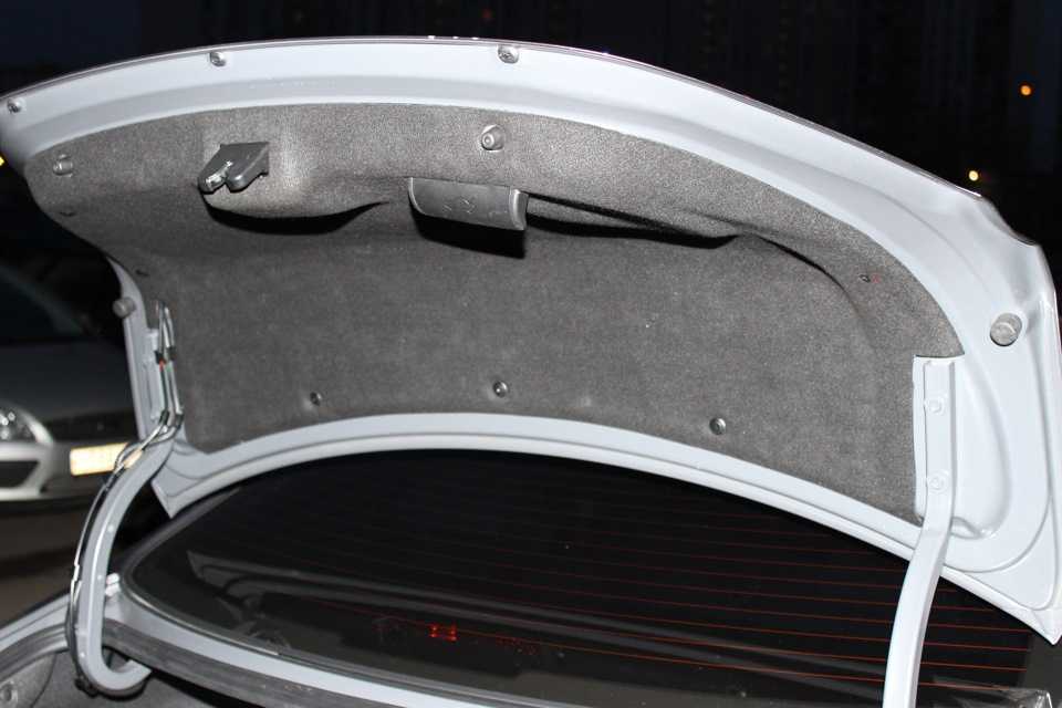 Обшивка багажника солярис. Hyundai Solaris 2017 цельная обшивка крышки багажника. Обшивка крышки багажника Хендай Солярис 2011. Обивка крышки багажника Хюндай Солярис 1. Hyundai Solaris 2 цельная обшивка крышки багажника.