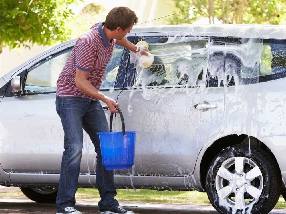 Как правильно мыть машину своими руками с ведра, керхером, на мойке самообслуживания