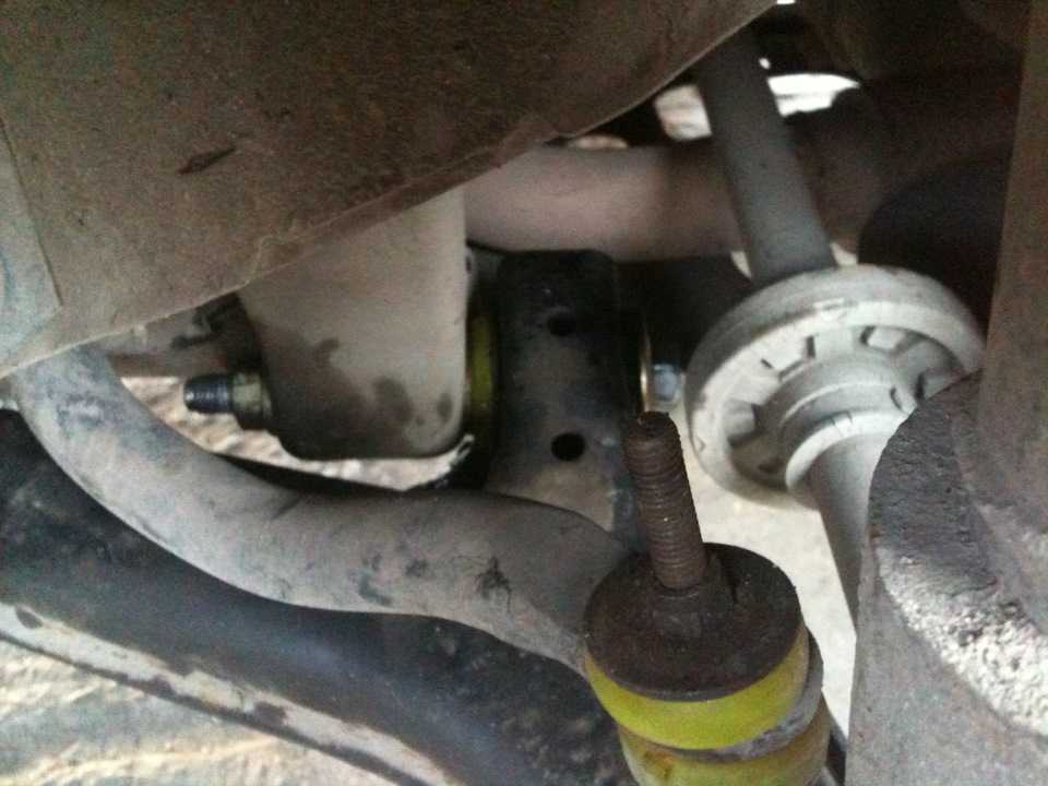 Стук в автомобиле. стук при движении автомобиля. что может стучать в автомобиле. как определить причину стука.. как определить причину посторонних шумов и стуков в автомобиле. что может стучать в автомобиле? определяем причину стука.